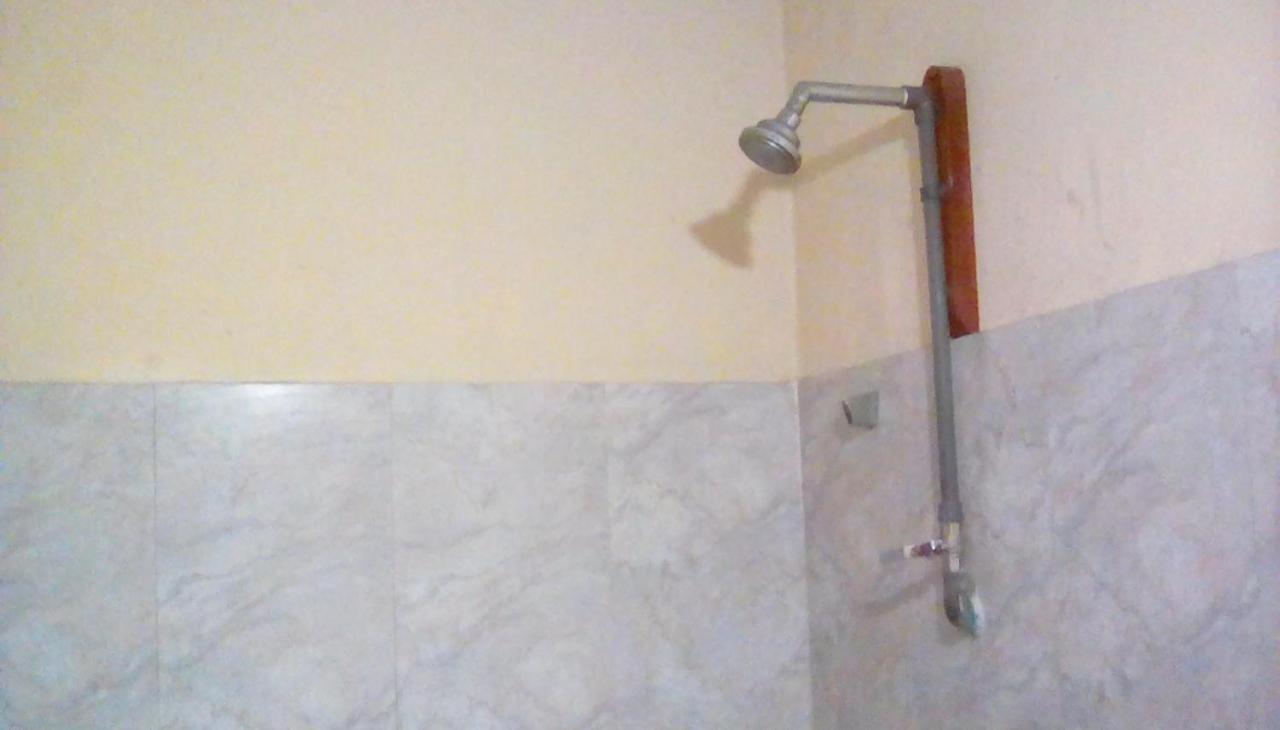 Leaf Guest House غامبولا المظهر الخارجي الصورة