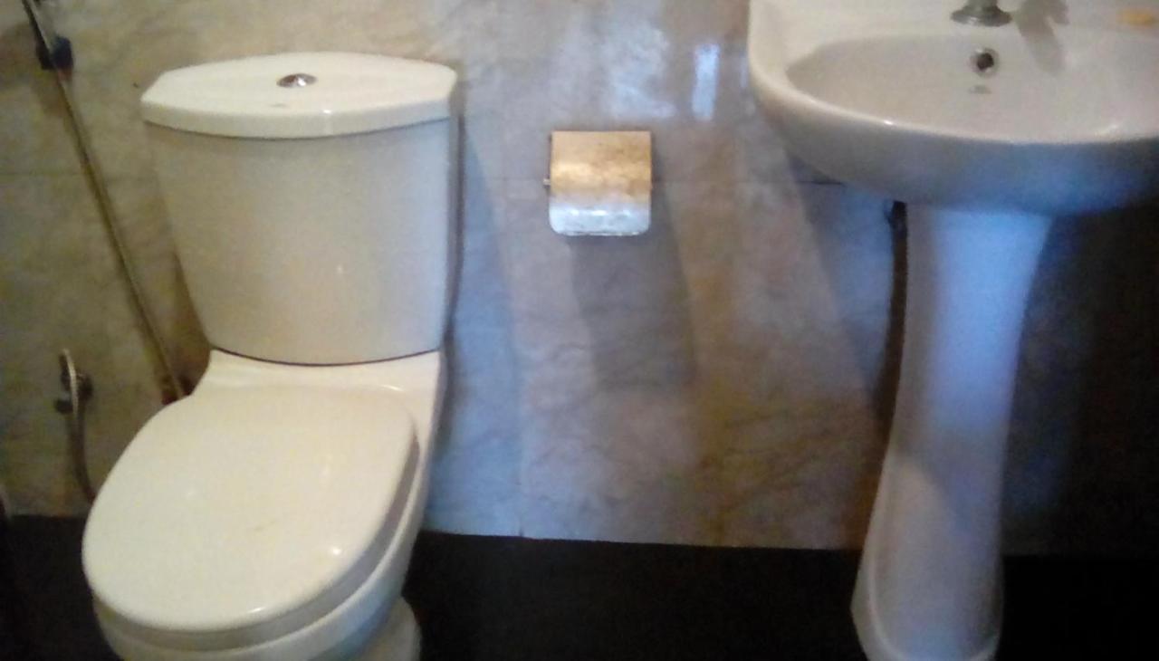 Leaf Guest House غامبولا المظهر الخارجي الصورة