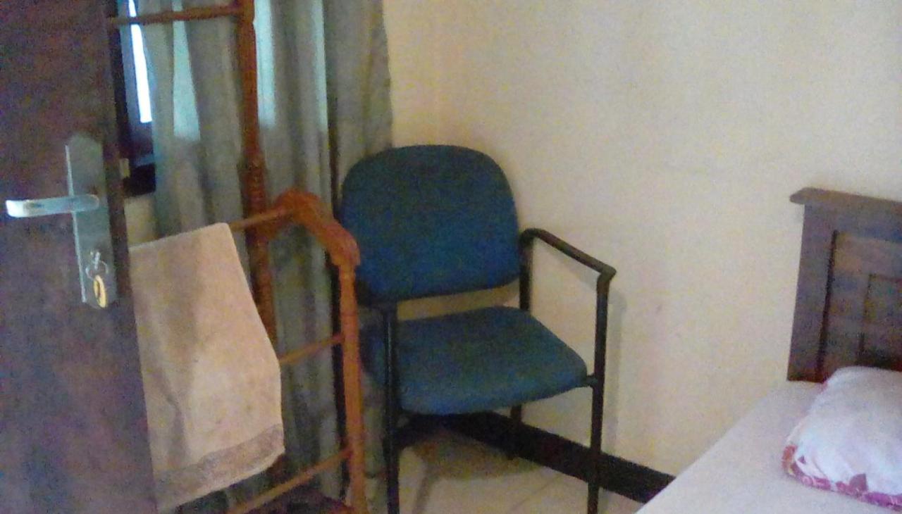 Leaf Guest House غامبولا المظهر الخارجي الصورة
