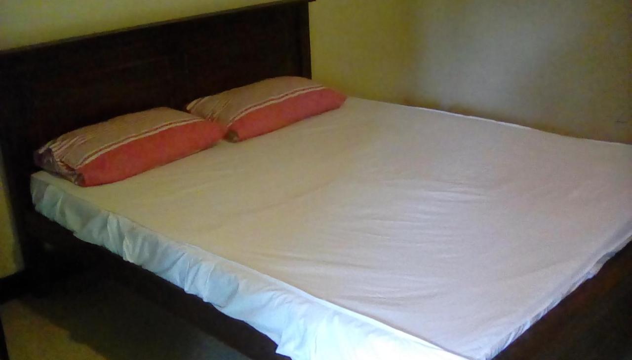 Leaf Guest House غامبولا المظهر الخارجي الصورة