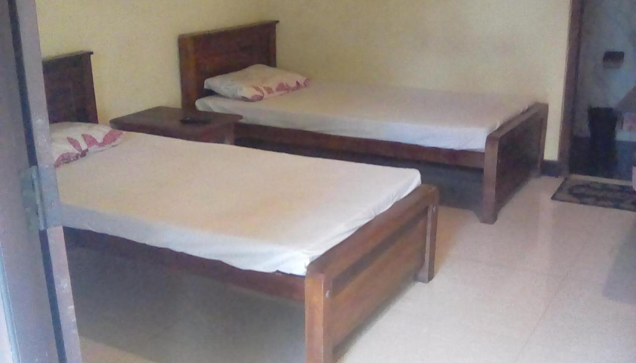 Leaf Guest House غامبولا المظهر الخارجي الصورة