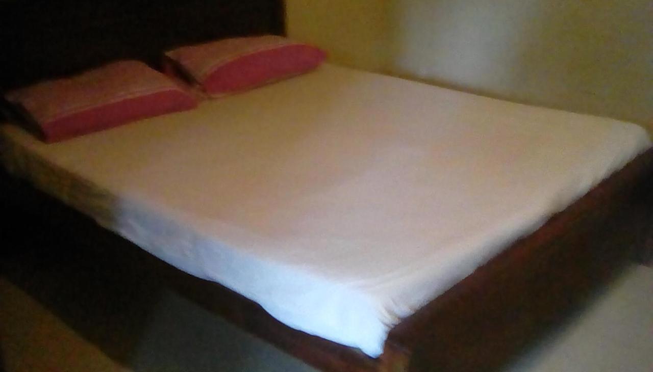 Leaf Guest House غامبولا المظهر الخارجي الصورة